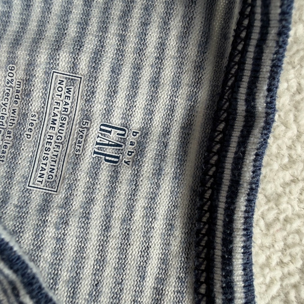 4 GAP Kids Super Soft Pajamas - Picture 11 of 13